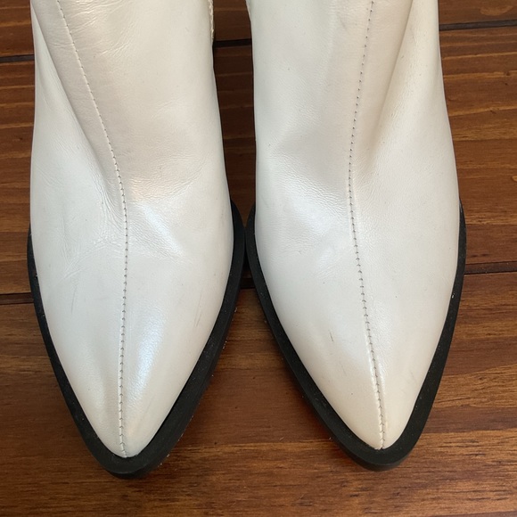 McQ WHITE BOOTIES by ALEXANDER McQUEEN - Picture 10 of 13